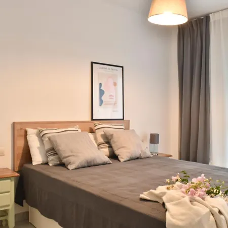 Dona Tori Apartment *